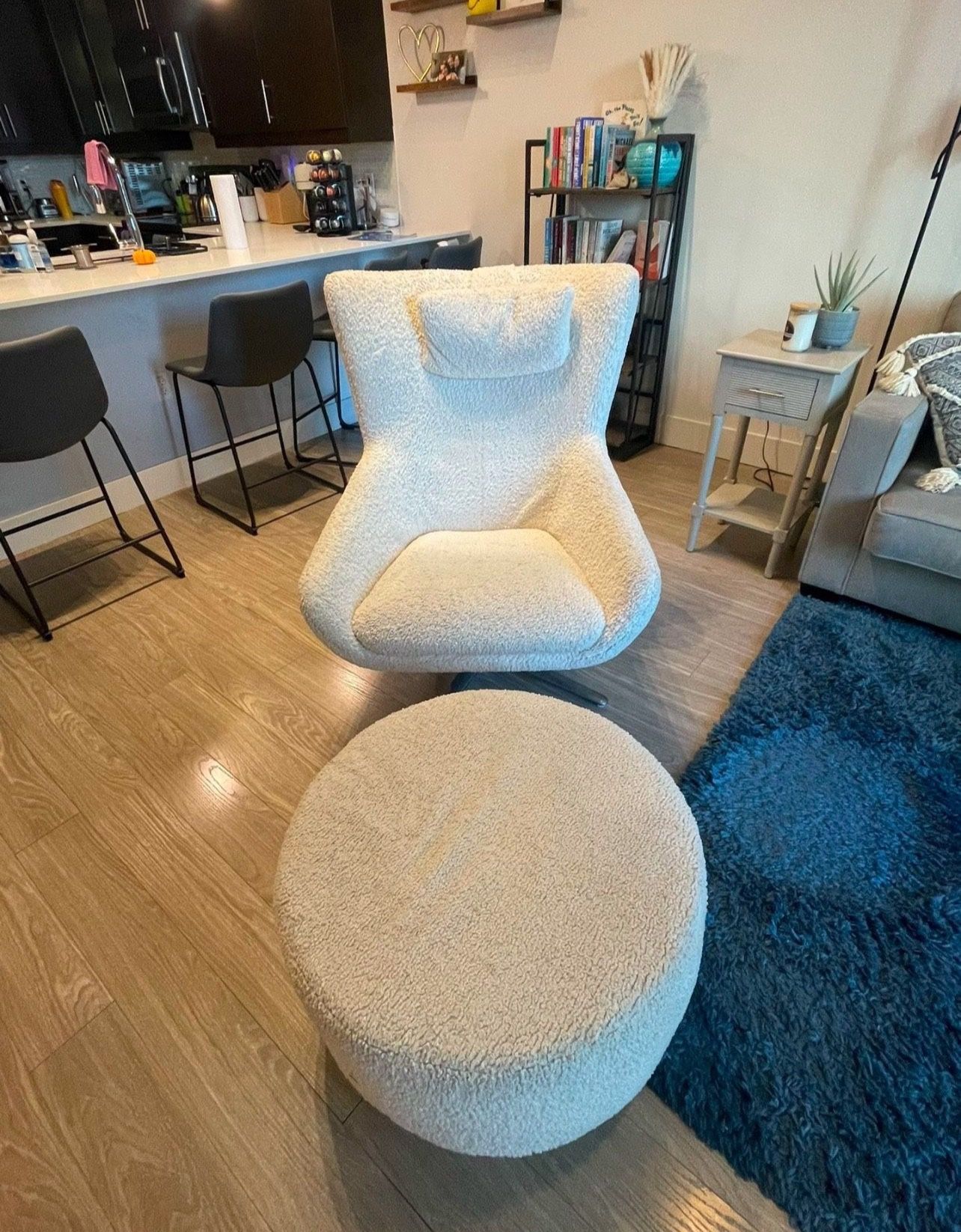 Living Spaces Ivory Sherpa Lounge Chair And Matching Ottoman