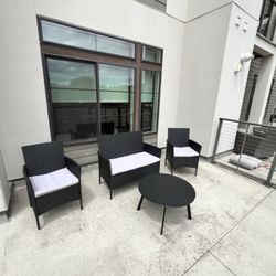 4 Pc Outside Furniture set