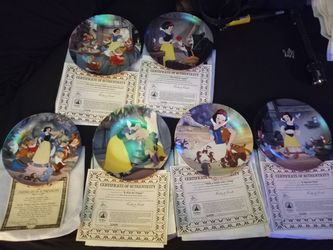 Snow white and the seven dwarfs collector plates