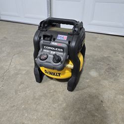 2.5 Gal. 140 psi Portable 20V Cordless Air Compressor with FLEXVOLT Advantage