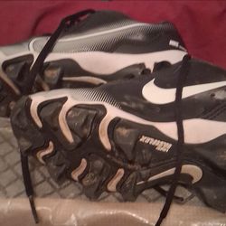 Boys Nike Air Max cleats Black and White