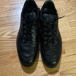 Louis Vuitton Sneakers 9.5