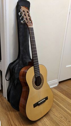Small Acoustic Guitar Excellent Condition