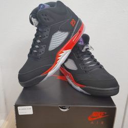 Air Jordan 5 Retro - Black/ New Emerald- Fire Red (Size 11) Brand New!