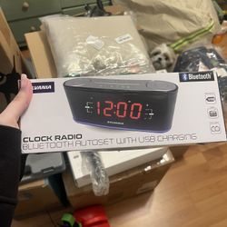 Bluetooth USB Charging Clock Radio 