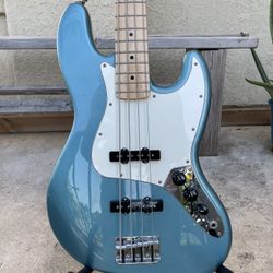 Like New Fender Jazz Bass For Sale