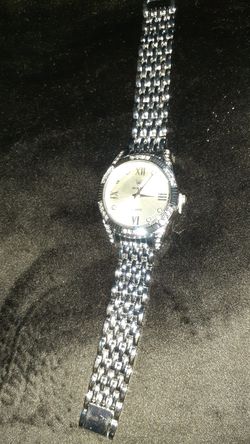 Reloj muy elegante.