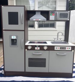 Kids Play Kitchen