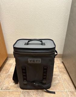 YETI Hopper Backflip 24