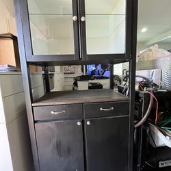 Kitchen - Bar - Display Cabinet