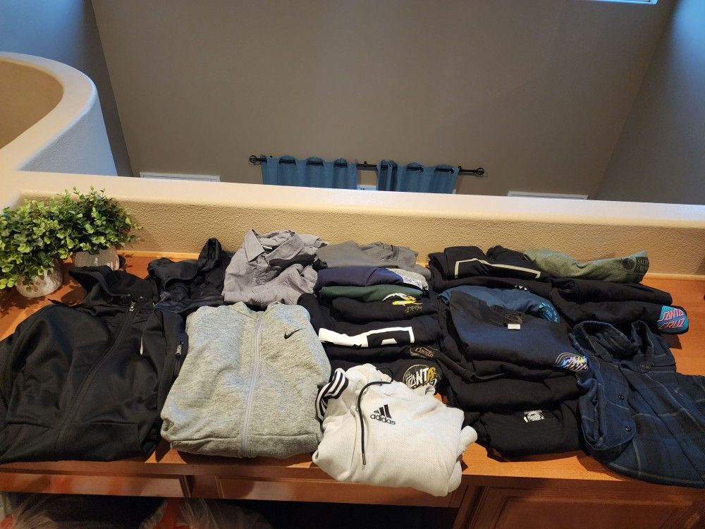 Men's Size MEDIUM clothes / Shirts