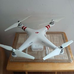 *UNTESTED* FOR PARTS/REPAIR DJI Phantom 3 Standard Dronew with DJI Phantom 3 Advanced Camera Untested