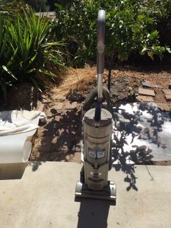 Like new Shark Navigator with full 4 attachments