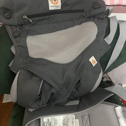 ERGOBABY CARRIER