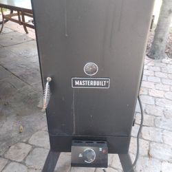 MASTERBUILT Electric Smoker 