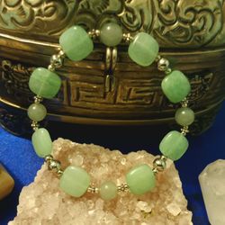 Vintage Jade flats and rounds. Size medium