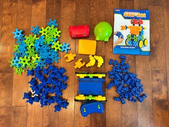 Remote Control Gear-Bot Building Set