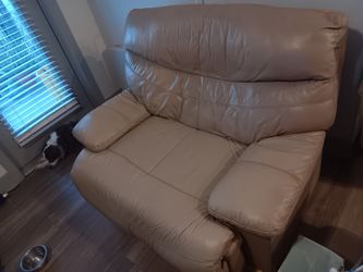 Ashley Furniture Electric Chair And a Half Recliner