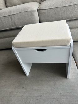 Beautiful storage stool/bench
