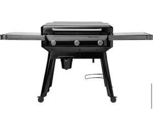 Traeger Flatrock 3-Burner Zone Grill, Propane Black Flat Top Griddle