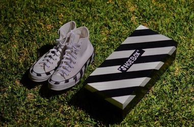 Off white Converse Size 8 Mens