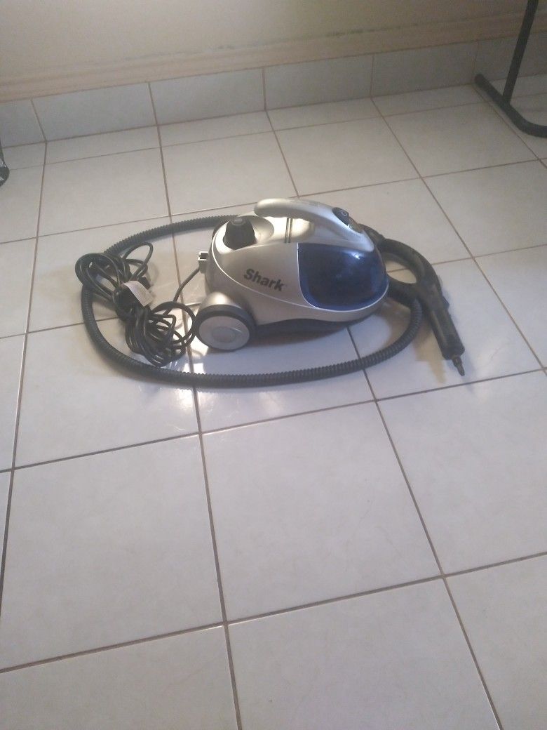 Shark EURO-PRO Model S3325 Steamer
