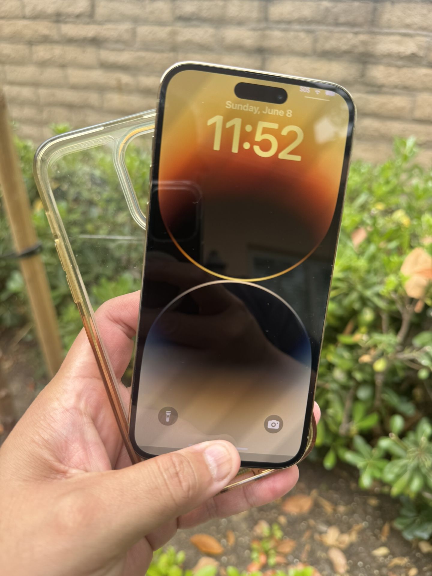 iPhone 14 Pro Max 512 GB, Pristine  Condition Like New!   UNLOCKED use any carrier.  Hablo Espanol.
