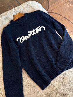 L sweater