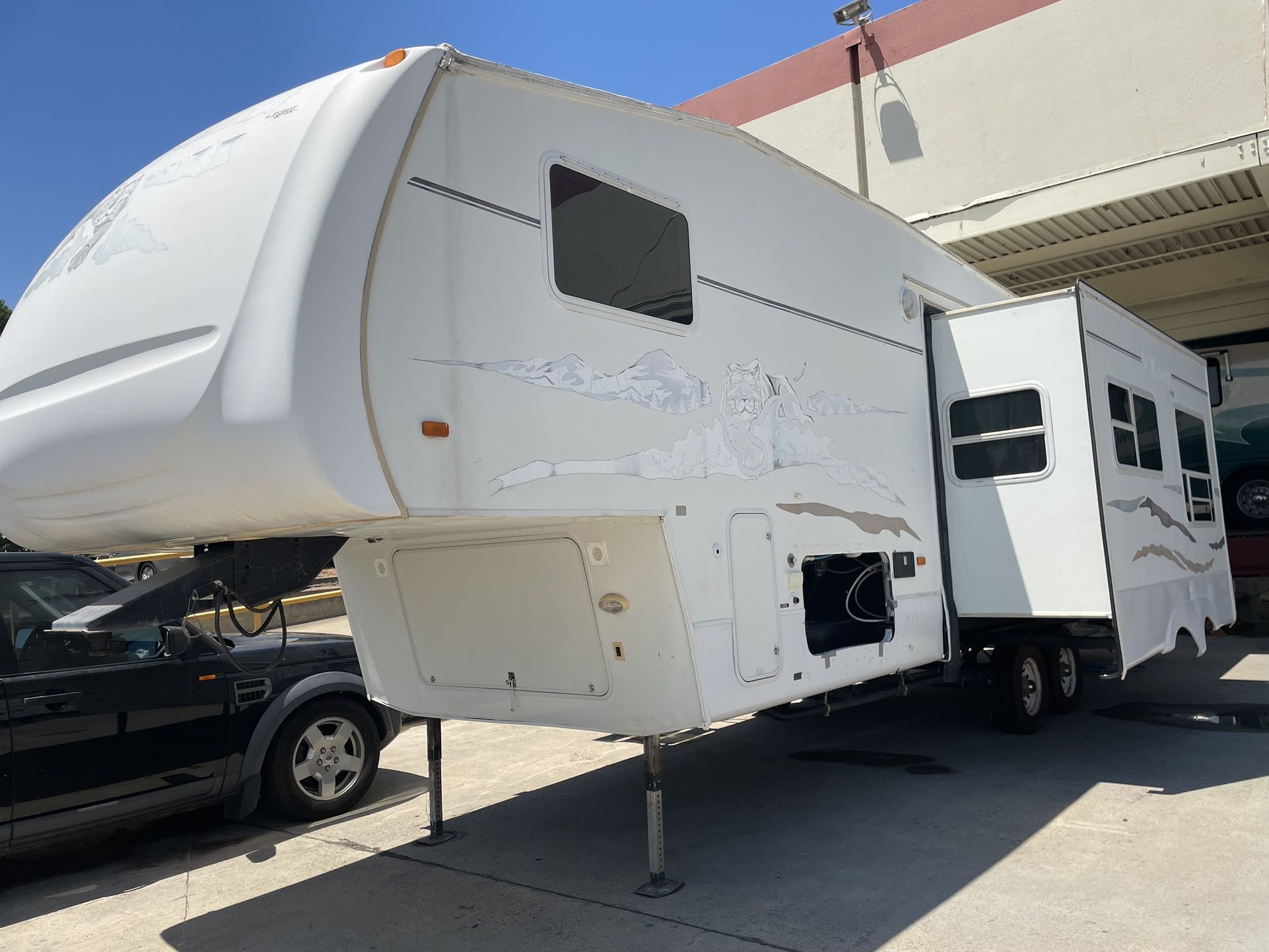 2005 Forest River 34bhs
