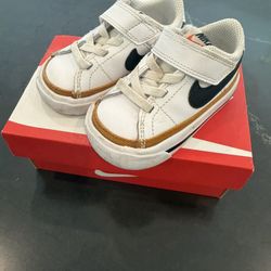 Nike Baby Shoes 4C