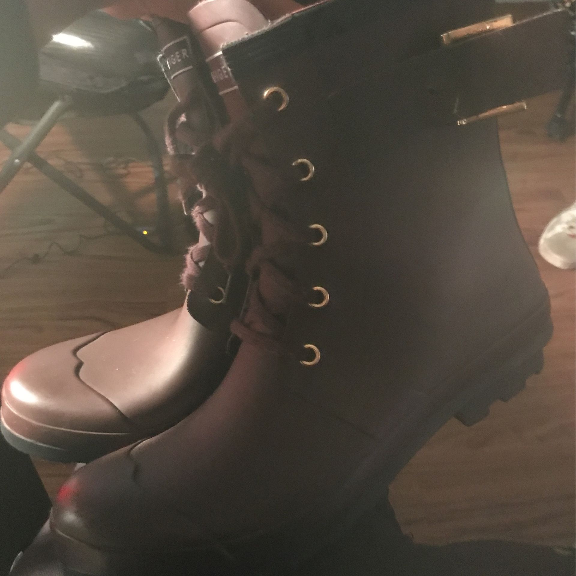 Tommy Boots Female Size 9