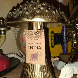 VARIOUS GOLDEN STATUES 