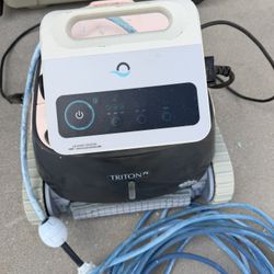 Maytronics Pool Robot 