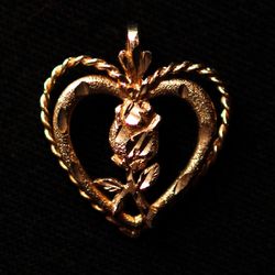 14k Gold Necklace Pendant Rose