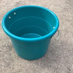 Target Ex Large  Teal Plastic Round Storage Container Tub Great For Toys 