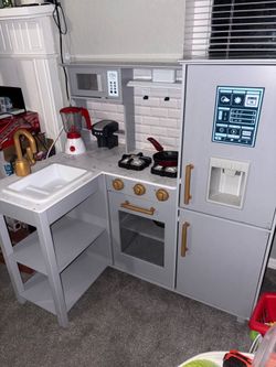 Kitchen play center