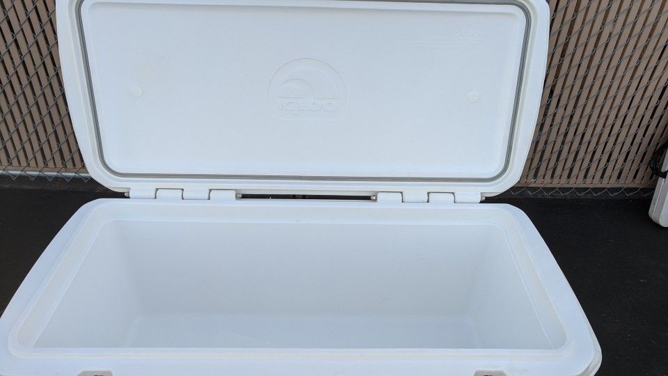 Igloo Yukon 250 Quart Cold Locker Cooler for Sale in Escondido