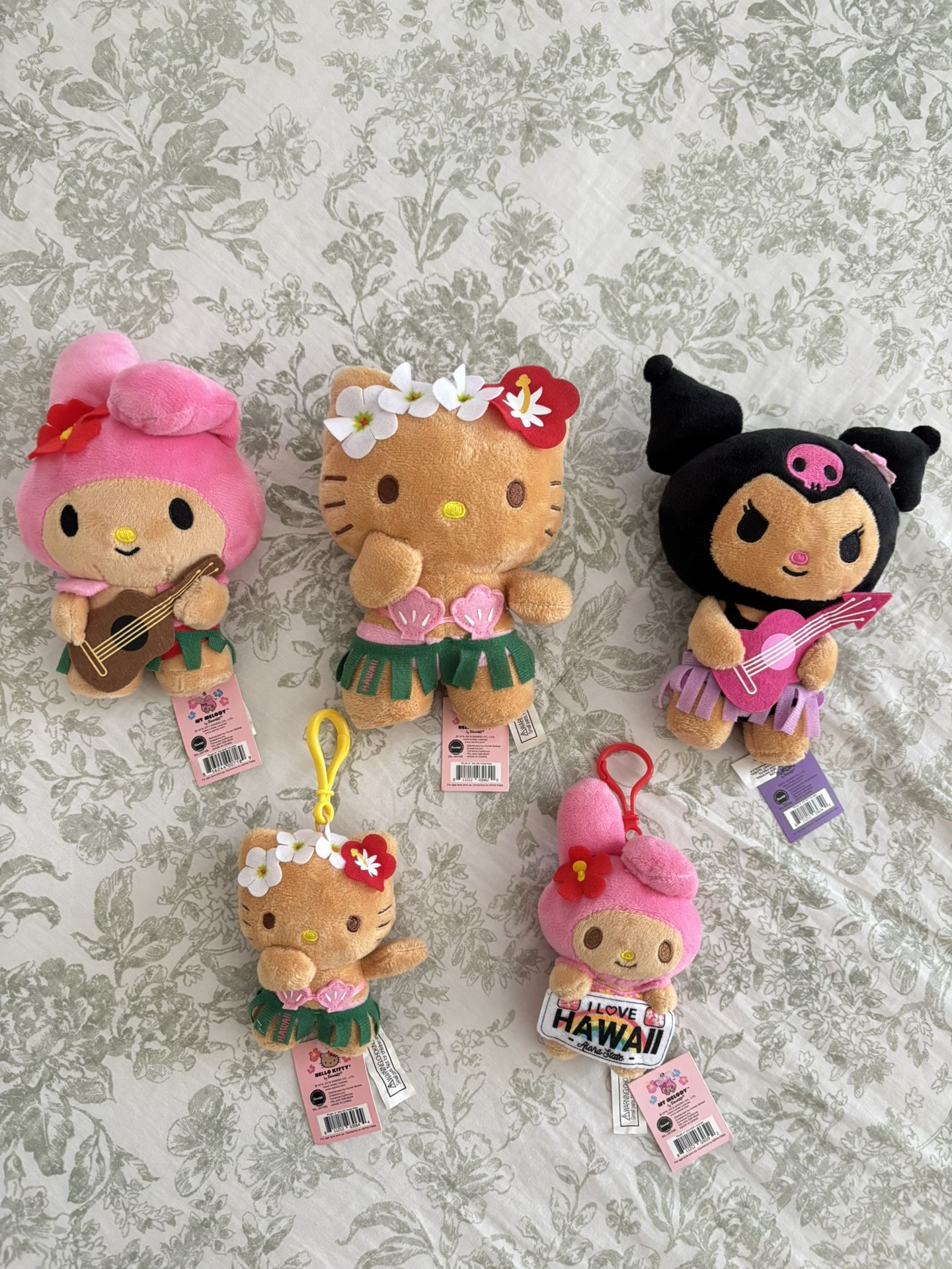 ๐บ Official Sanrio Hawaii Plushies/keychains ๐บ