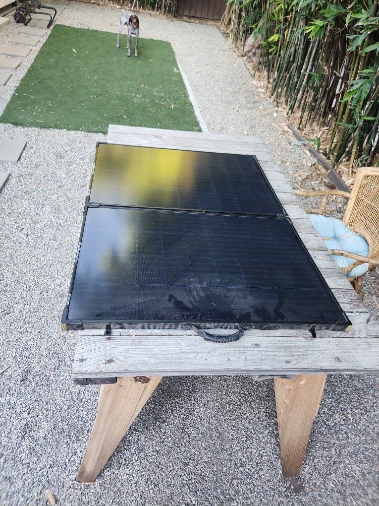 Goal Zero Boulder 200 Briefcase Solar Panel. New. Never Used.