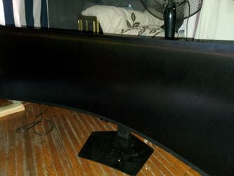 Curved gaming monitor