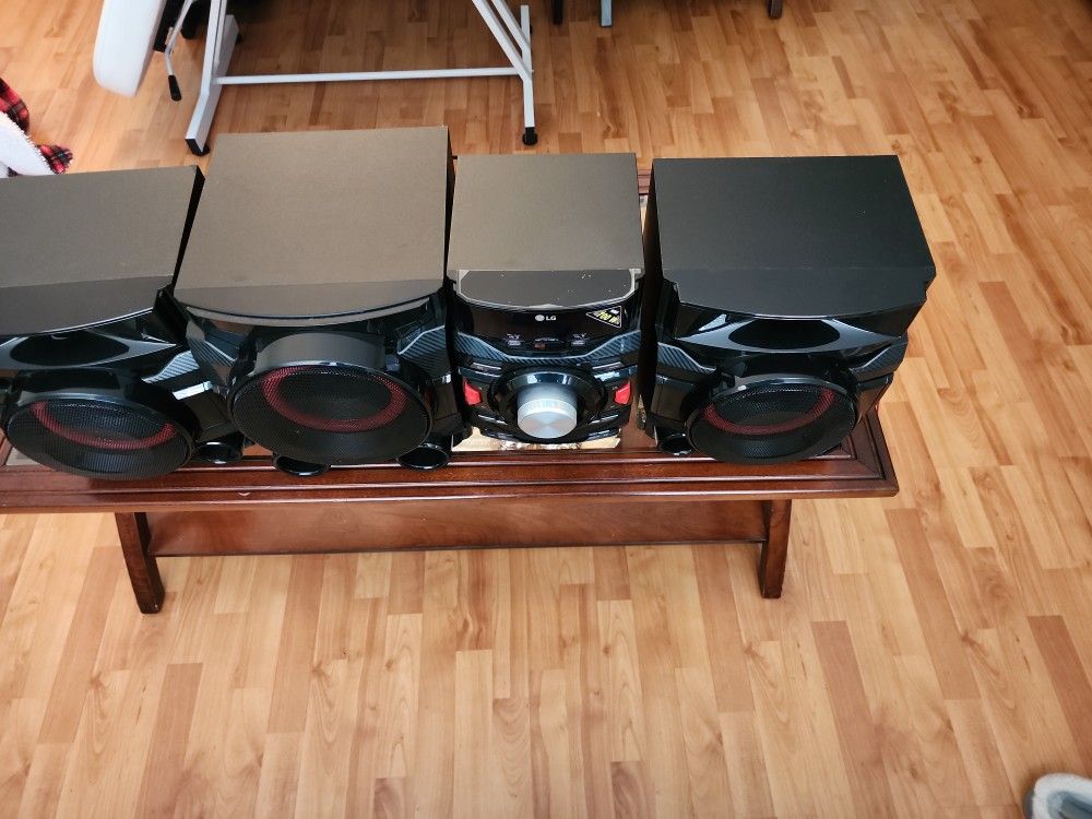 LG Mini hi-fi system