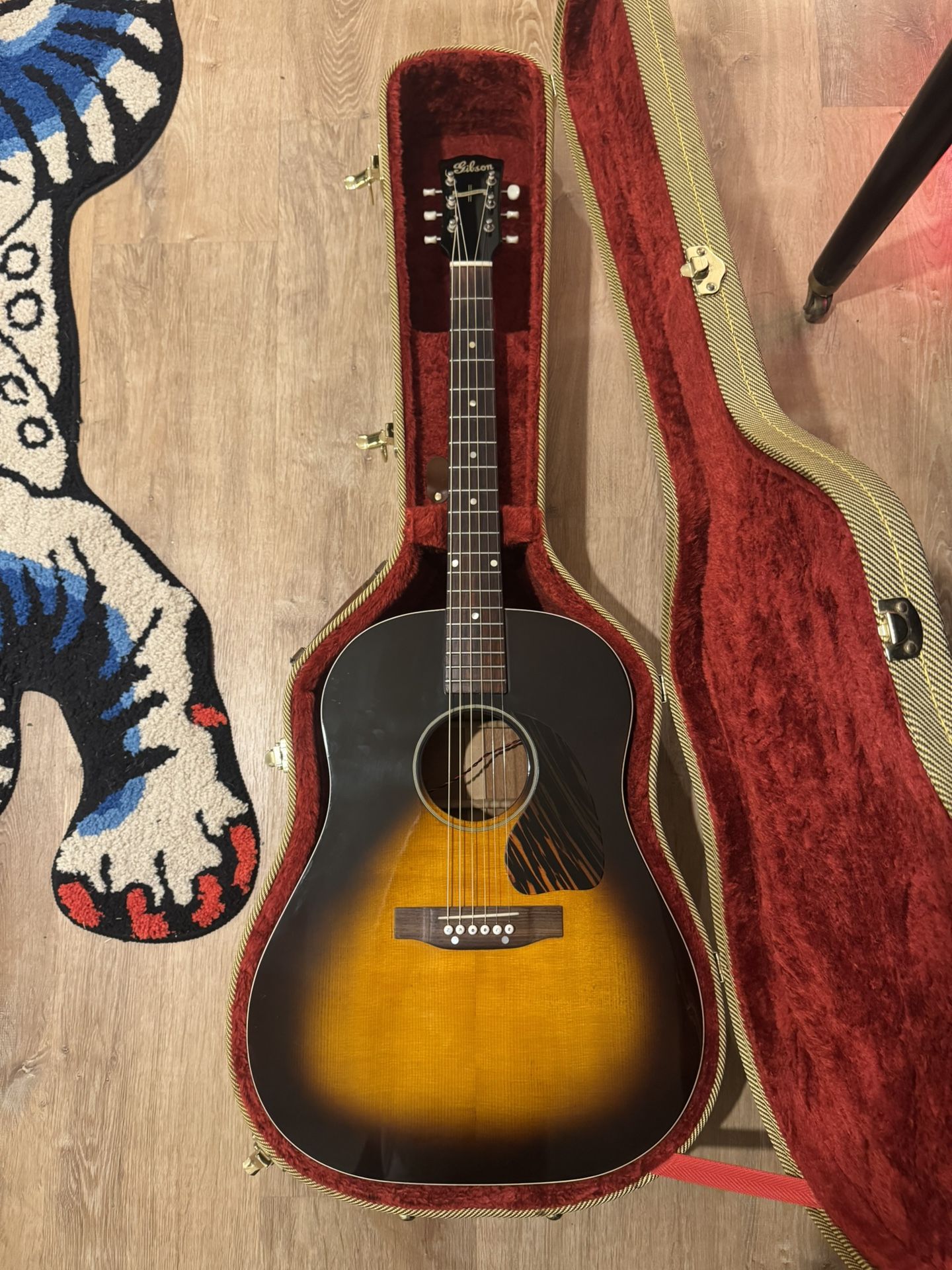 1943 Gibson J-45 "Banner Logo" Sunburst