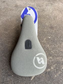 Spike Pivitol seat