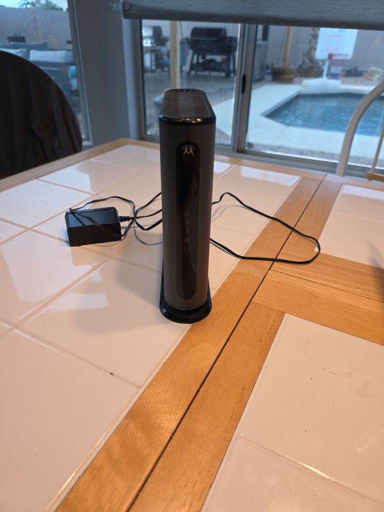 Motorola DOCSIS 3.1 Cable Modem MB8600