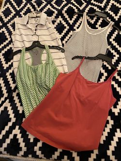 4 Women’s Sleeveless Shirts Large