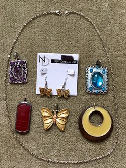 Costume jewelry necklaces/pendants $5