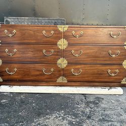 Huntley 6 Drawer Dresser/Credenza/Media Center.
