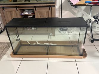 Glass Aquarium 55” con sus tapas y Led, casi nueva