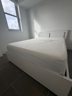 Sleepy’s by Sealy Memory Foam Medium Mattress