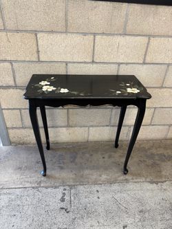Small table/entrance table/accent table/wood table